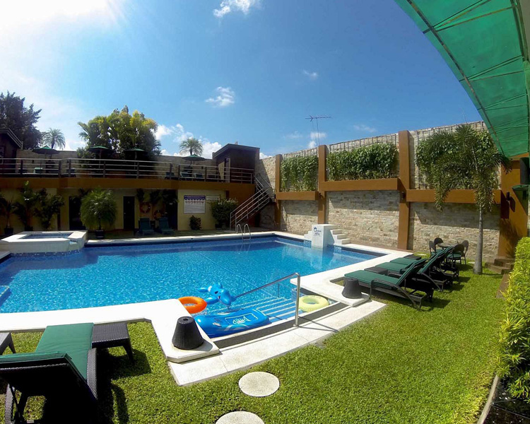 Queens Hotel Angeles City | The Pool and Pool Bar